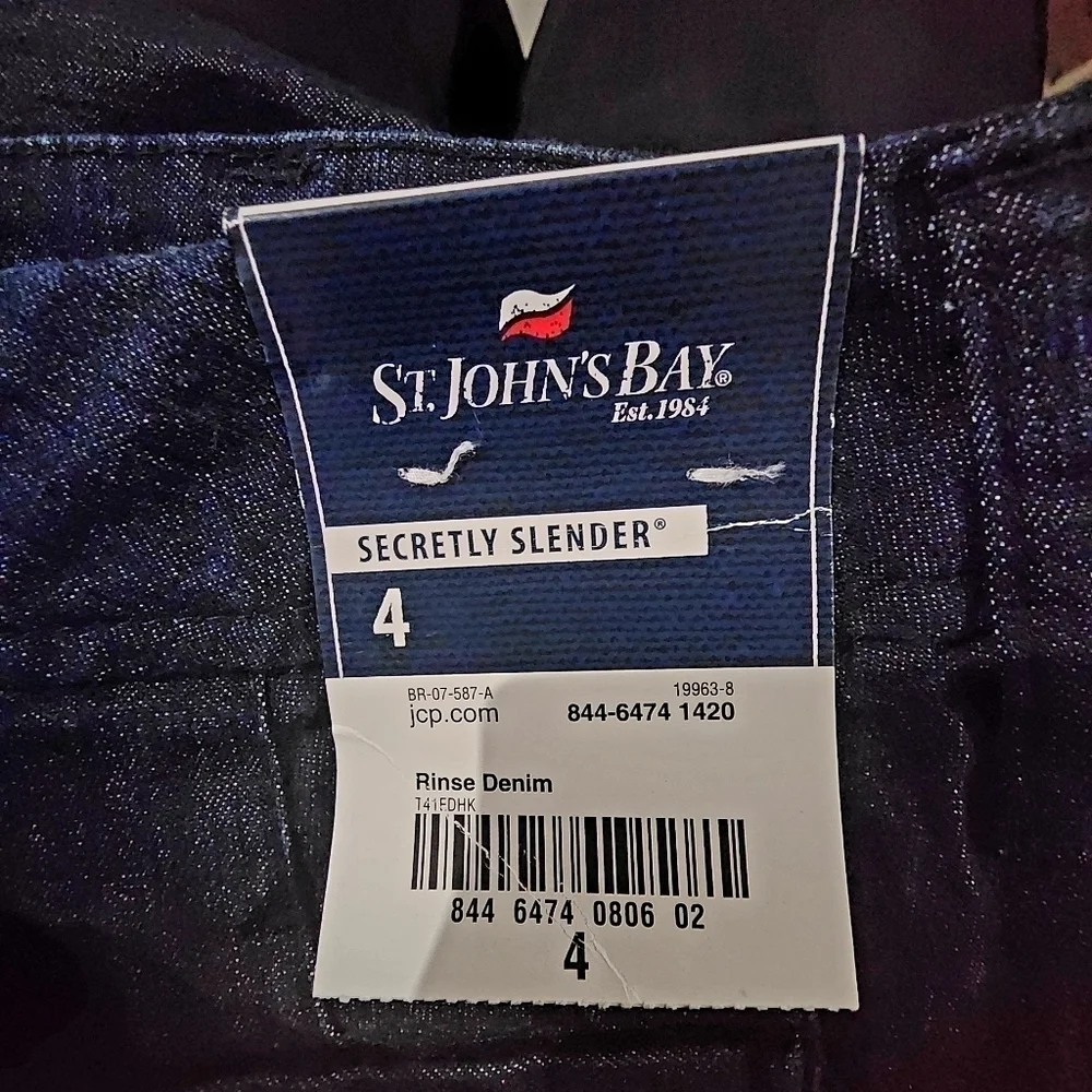 NWT St. John's Bay Dark Was Denim Secretly Slender Cropped Jeans Women's Size 4